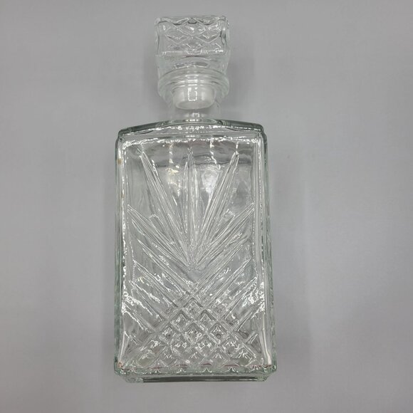 Vintage Clear Glass Whiskey Decanter With Diamond Cut Stopper Lid - Picture 4 of 12